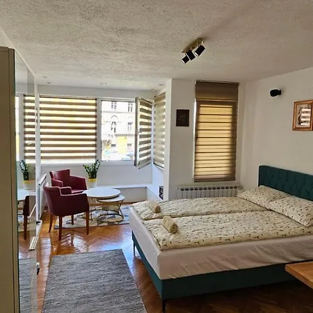 Apartment Ea3 Papagajka,